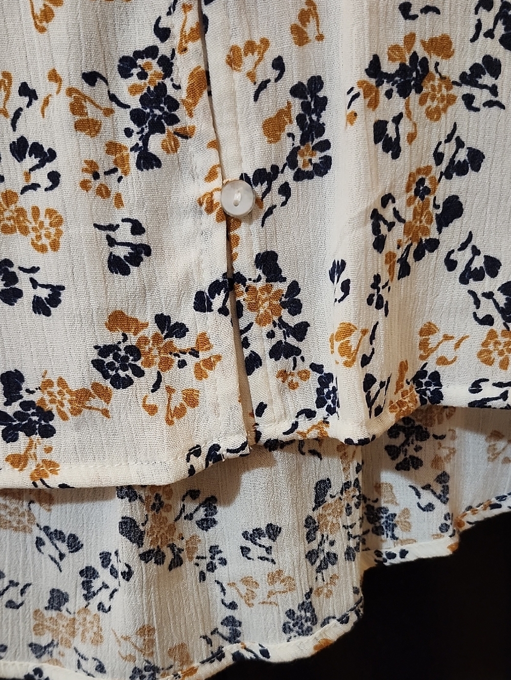 Liz Claiborne Floral Blouse – M/XL – Cream Navy Mustard (NWT) - Picture 3 of 7